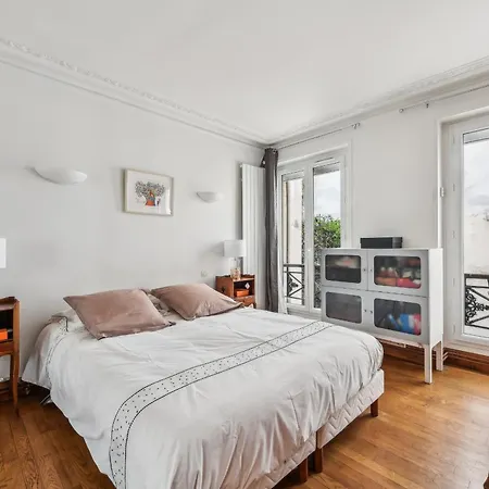 2 Bedrooms Near Galeries Lafayette Apartment